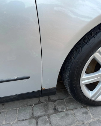 Volkswagen Passat cena 13500 przebieg: 284700, rok produkcji 2005 z Kielce małe 781
